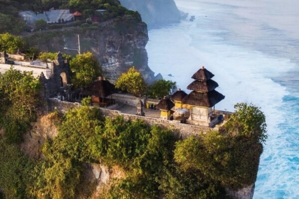 From Canggu: Uluwatu Temple, Kecak Dance & Beach Choice