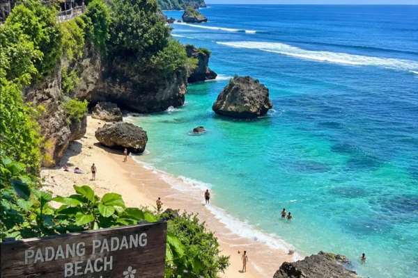 From Canggu: Uluwatu Temple, Kecak Dance & Beach Choice