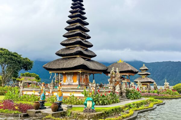 From Canggu: BratanTemple, Handara Gate & Jatiluwih Rice Terraces Tour